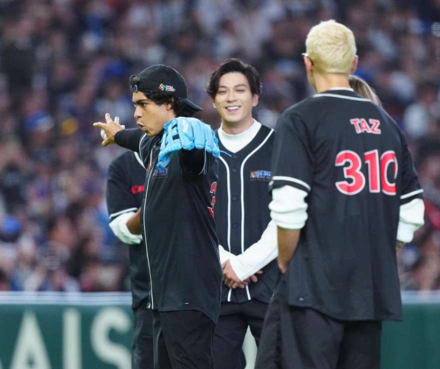 2026年WBC開幕！侍ジャパン初戦始球式に「麦わらの一味」集結～エミリー・ラッドら豪華キャストが東京ドームを沸かせた衝撃の瞬間