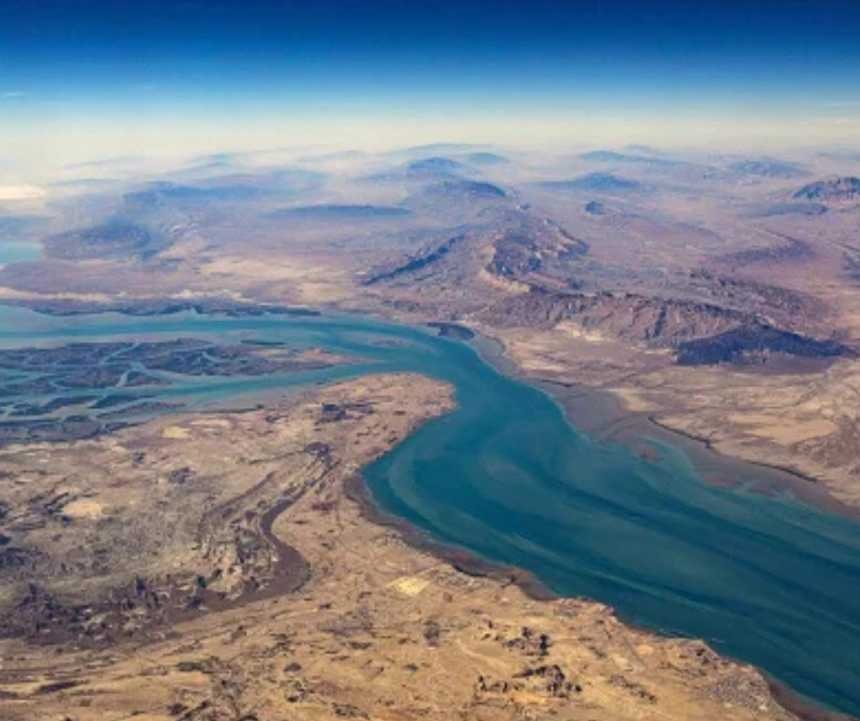 ホルムズ海峡封鎖：中東情勢の緊迫化と世界経済への影響